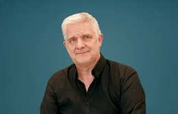 <b>Uwe Schnfeld</b>