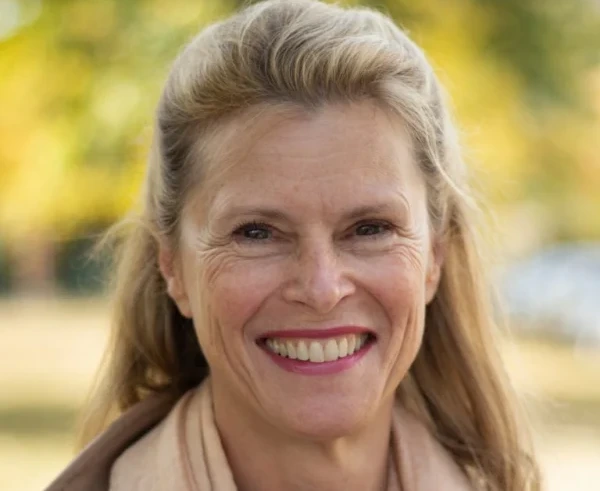 Leslie Malton im Gespräch: Nur weiß, grau und reich? Alter in den Medien