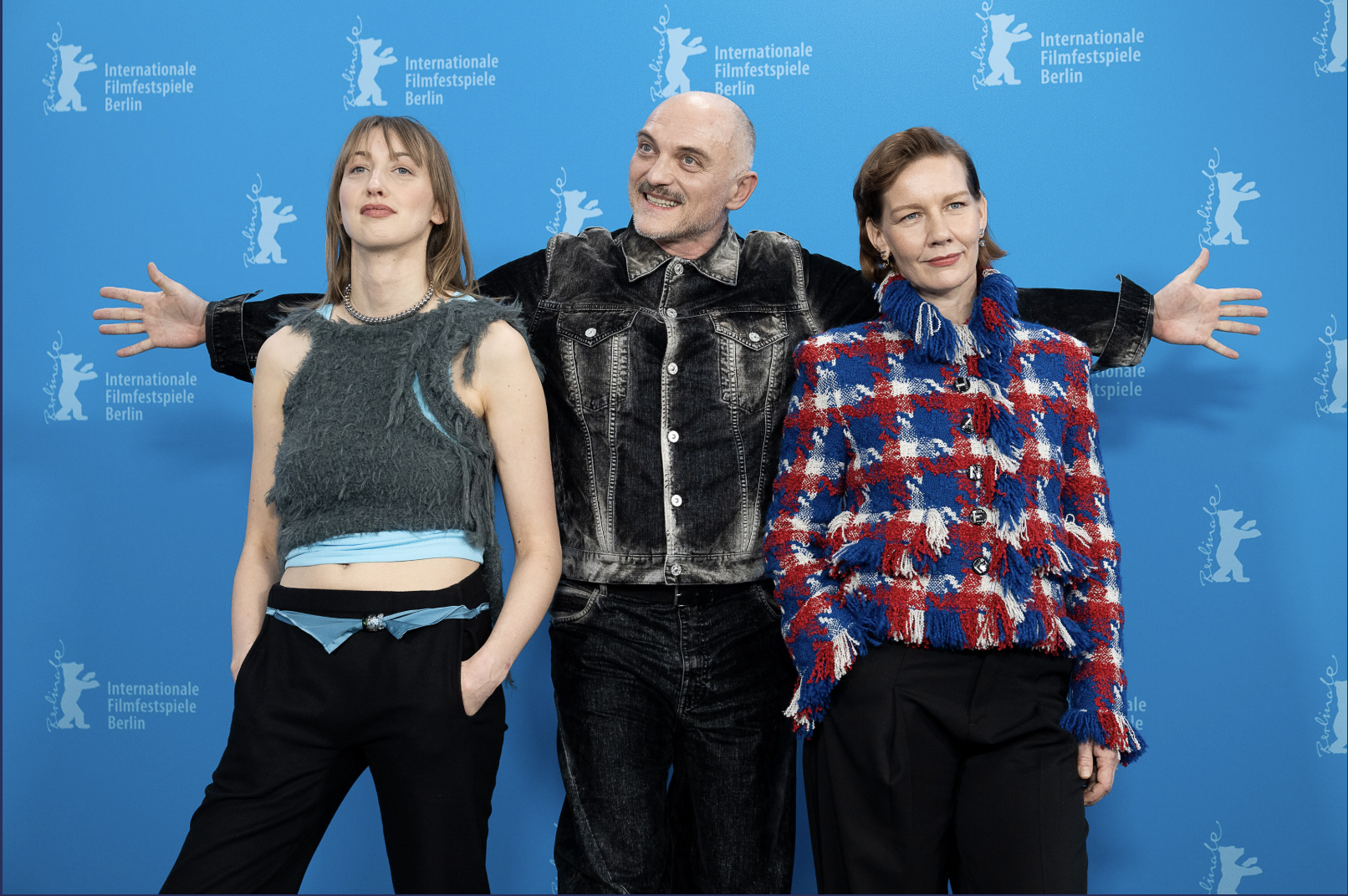 Markus Schleinzer mit seinen Hauptdarstellerinnen