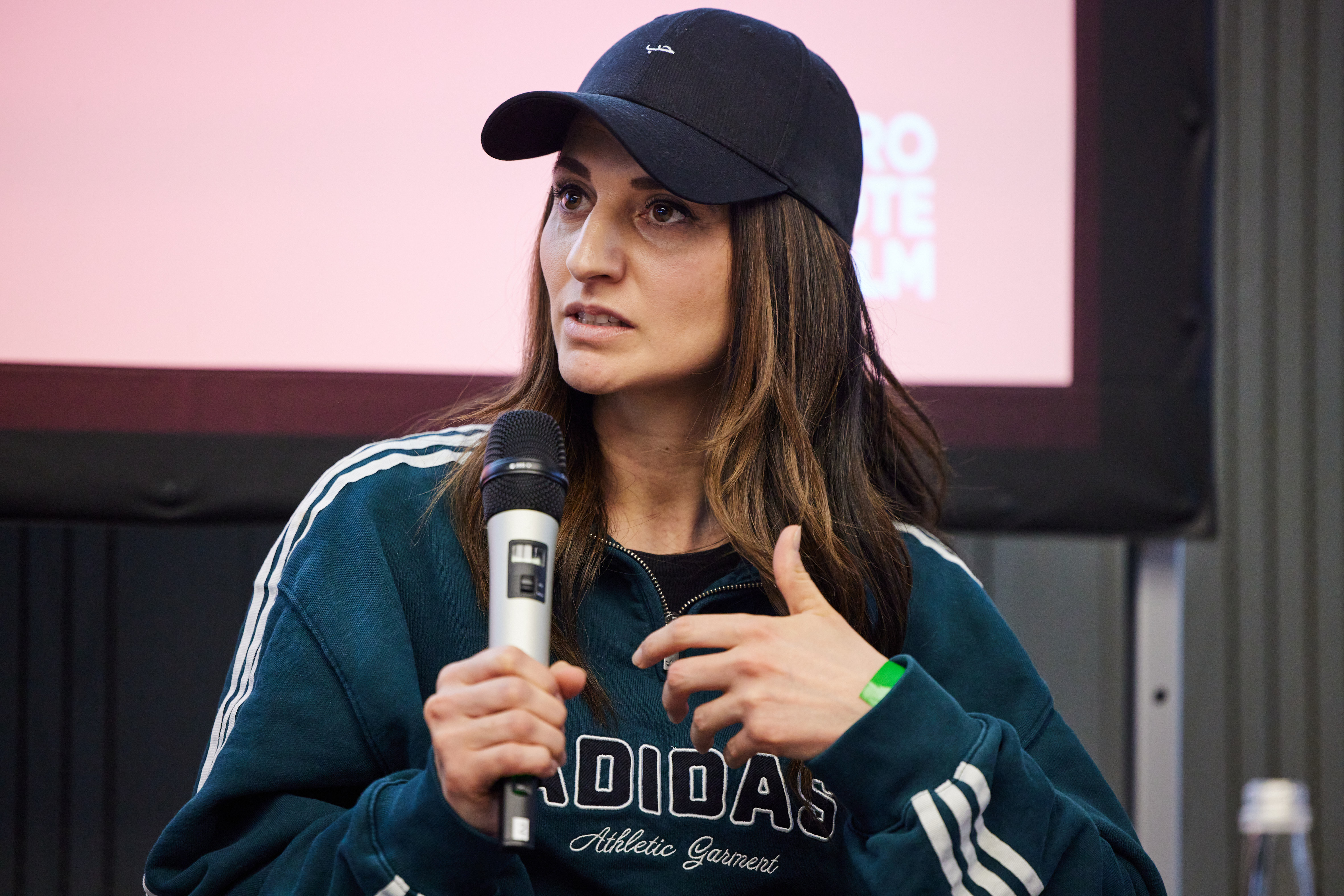 Esra beim Kongress „Connect For Change“